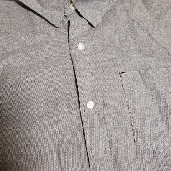 L.L. Bean Men's Shirt gray XL‎ slightly fitted - Picture 7 of 10